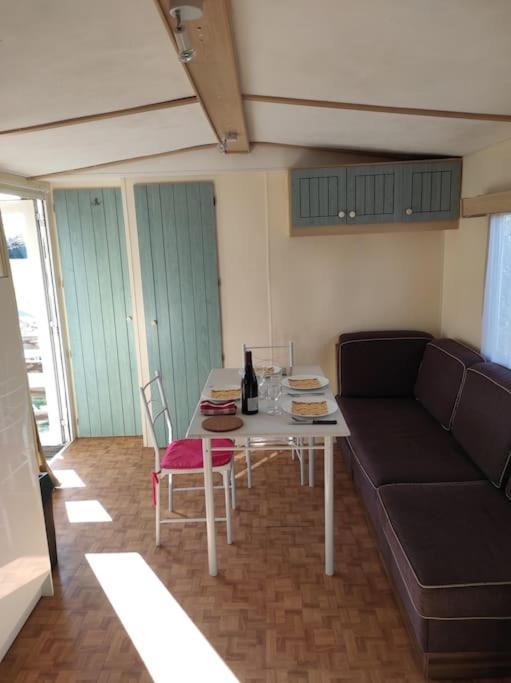 Mobil-Home Dans Un Beau Cadre A 15 Km Des Plages. Lunel  Exterior foto